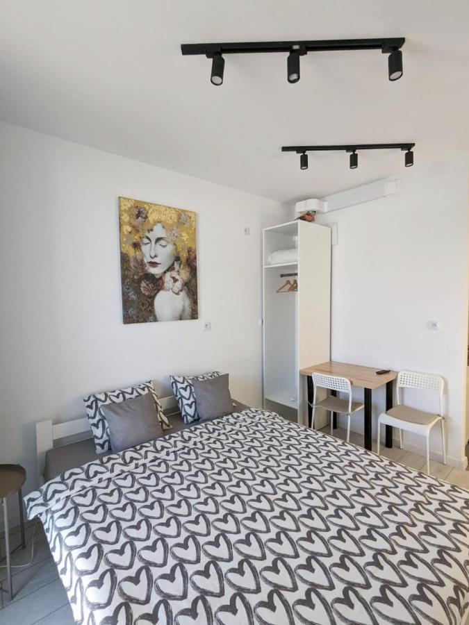 Oniksapart A190 Warsaw Luaran gambar